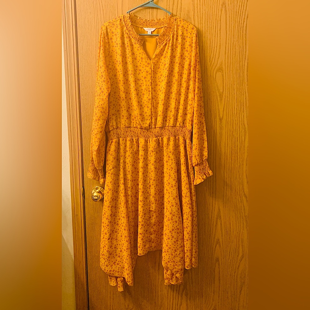 Women dress. New, never  been worn.